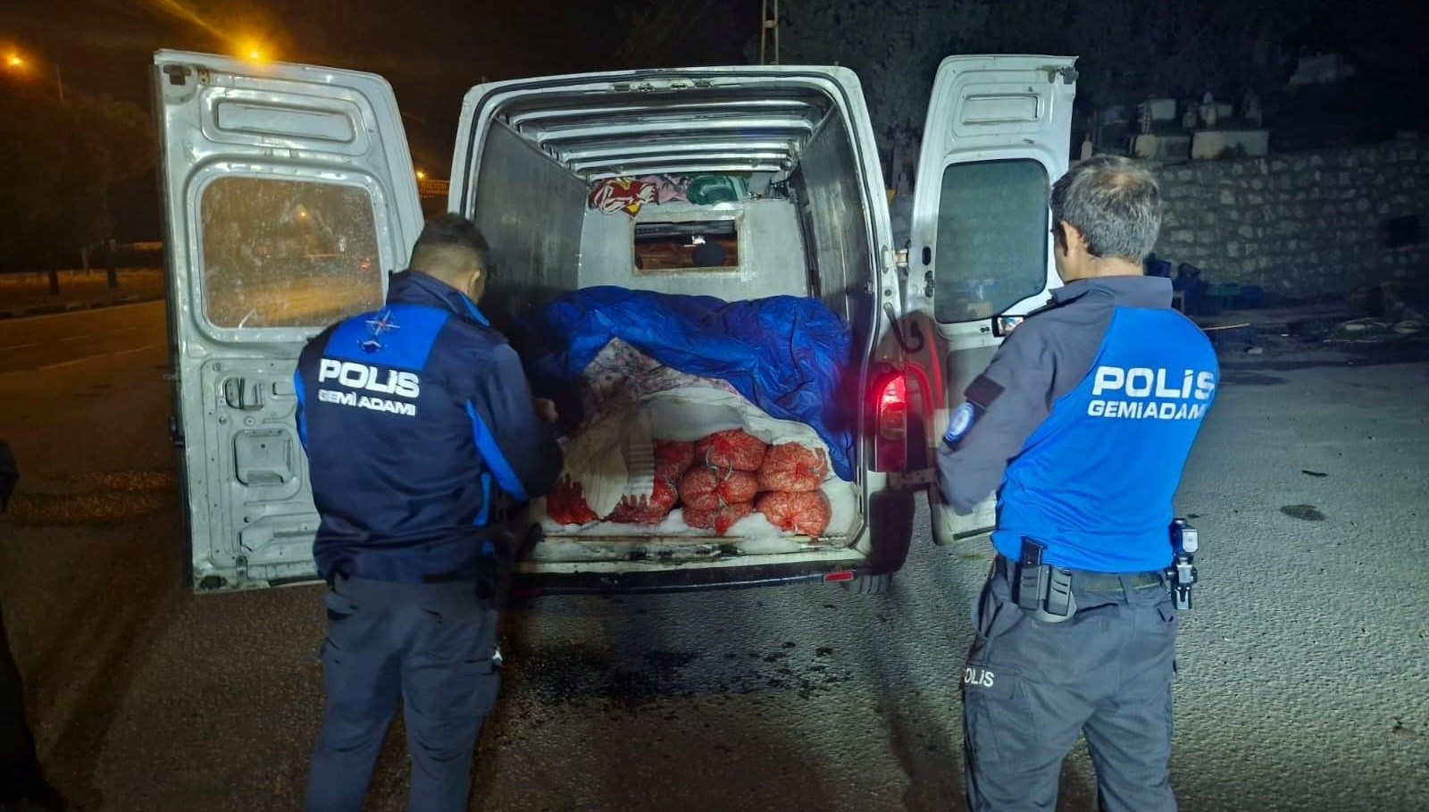 Samsun’da 5 ton kaçak midye ele geçirildi