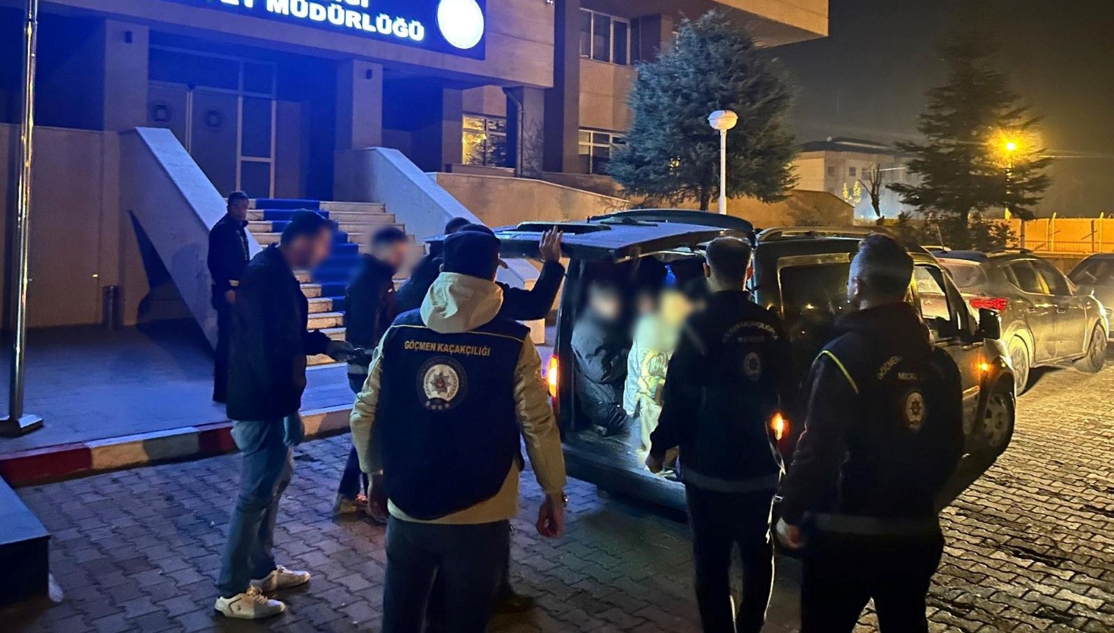 bagajdan 10 kacak gocmen cikti deDLfCSY.jpg