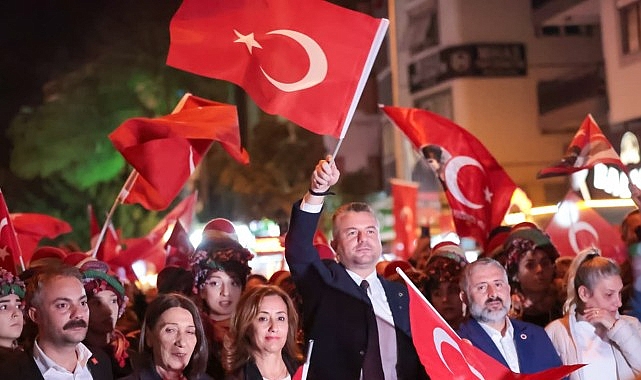 bucalilar cumhuriyet bayramini coskuyla kutladi POfk98WG.jpg