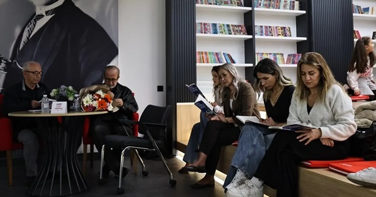 denizlide cumhuriyet coskusu sessiz okuma ile taclandi xXlyWCNL.webp