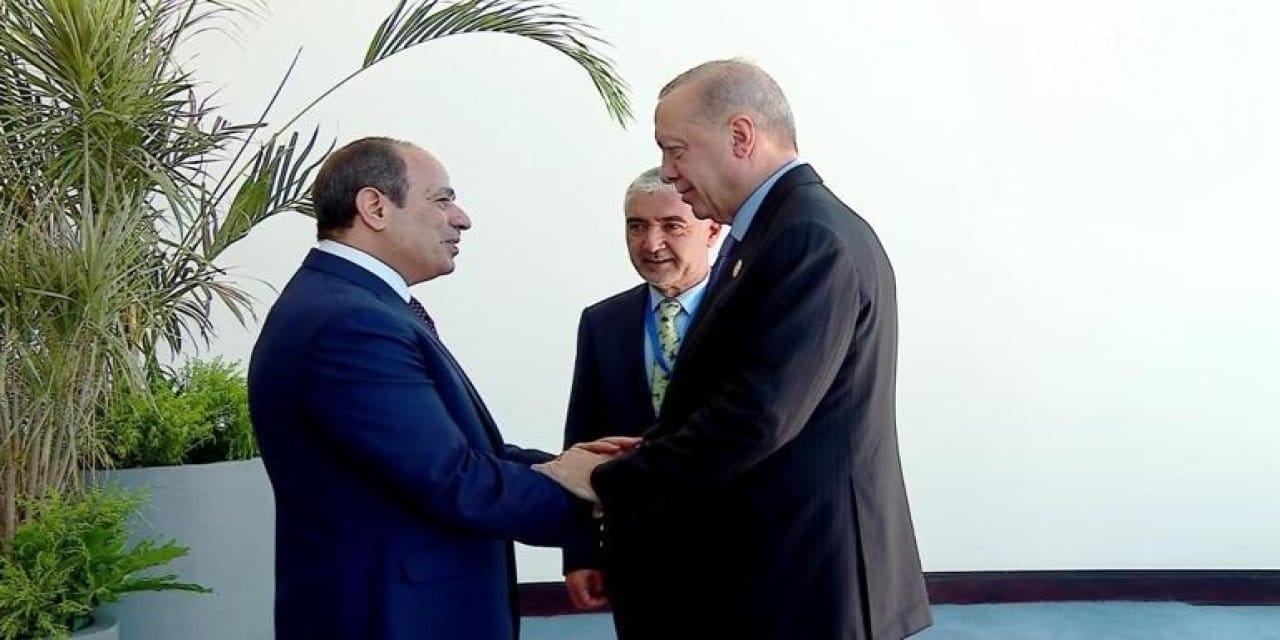 erdogan misirda sisi karsiladi udDnNZKP.jpg