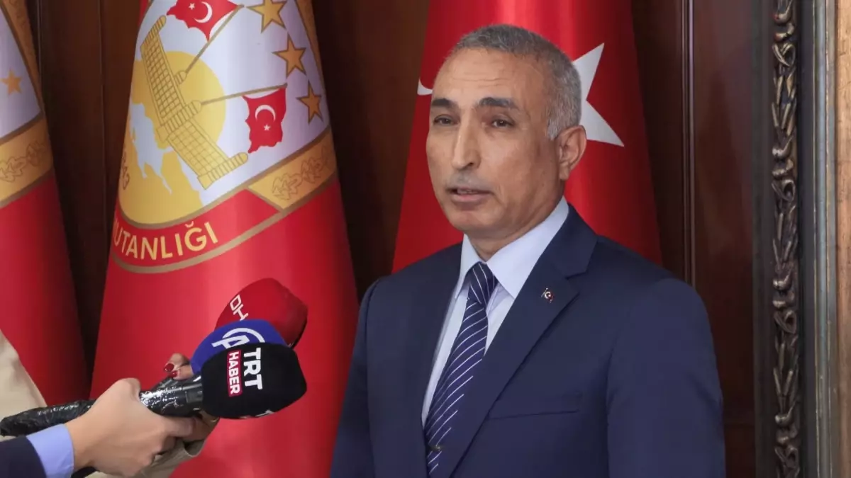 is insani ismet acar turk silahli kuvvetleri dayanisma vakfina 12 daire bagisladi ayKXXakC.jpg