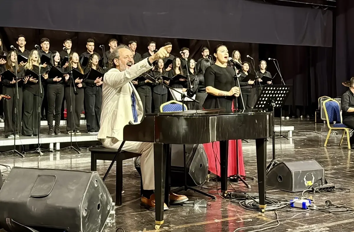 kirsehirde kim var sanat etkinligi duzenlendi dzrxQanF.jpg