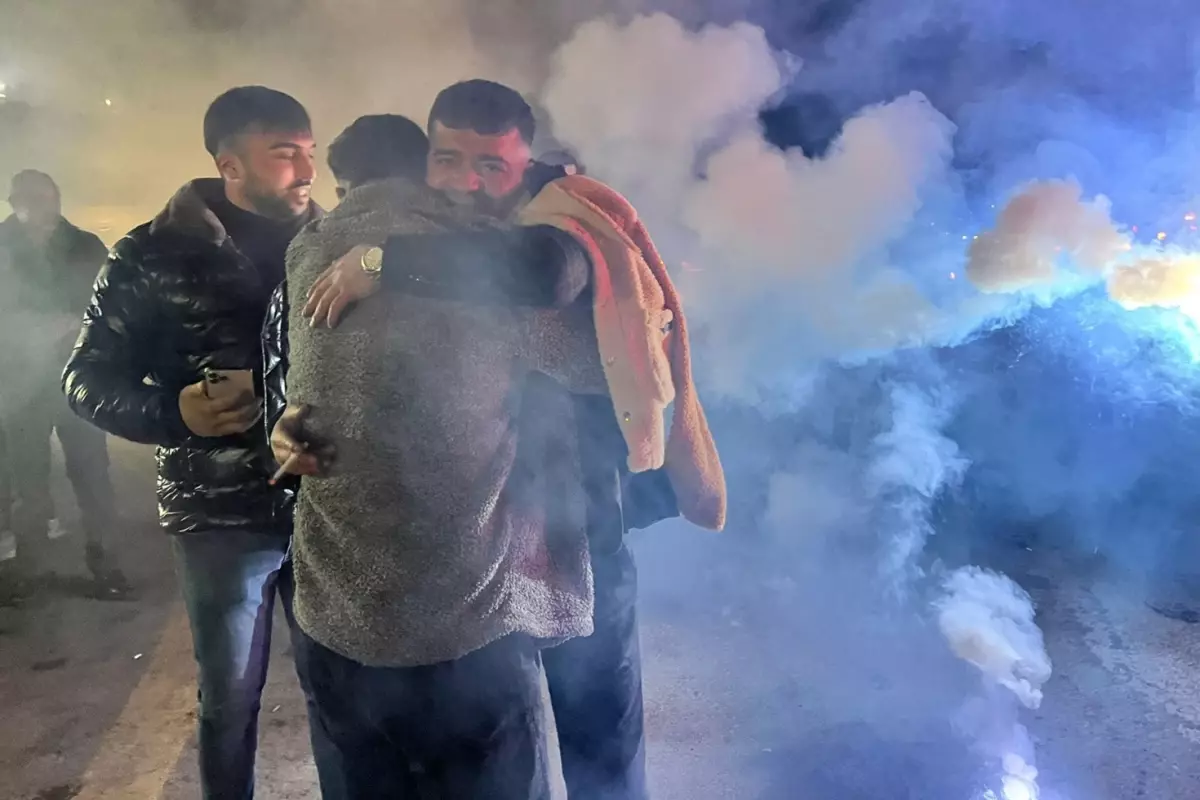 11’inci Yargı Paketi sonrası cezaevleri önünde bayram havası esti