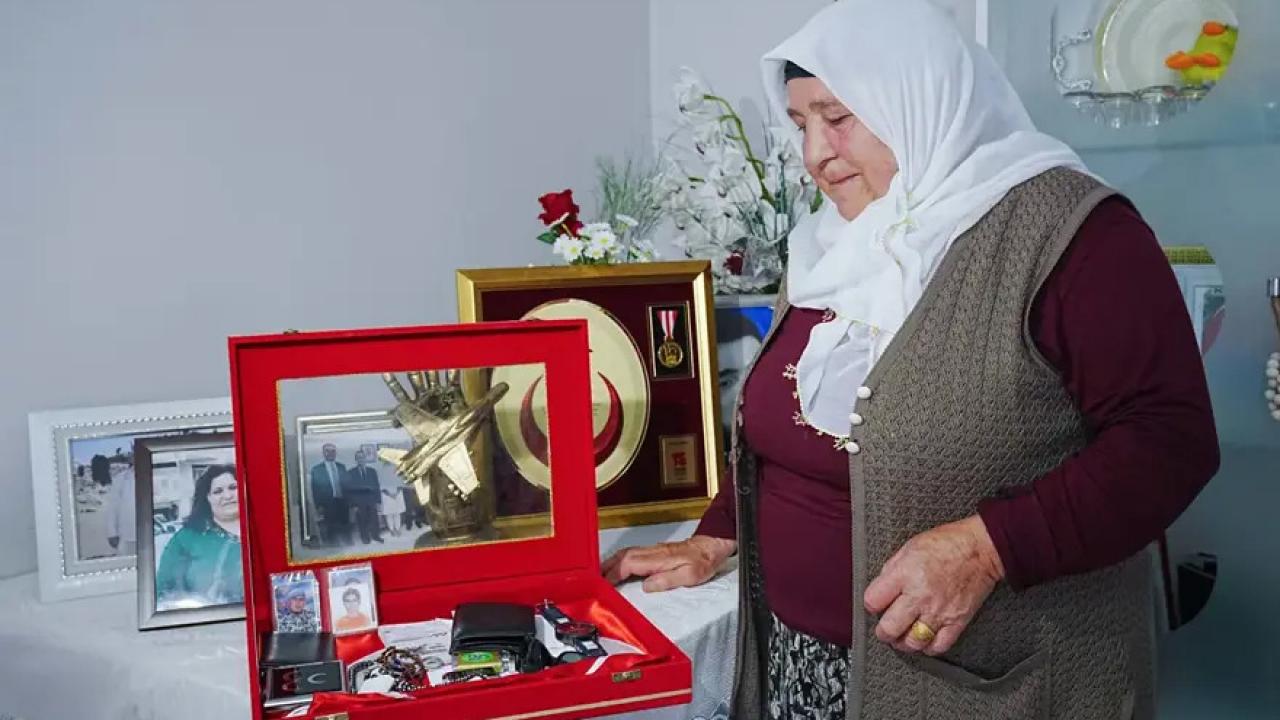 Kizinin cenazesini beklerken oglunu sehit verdi jbNnYOTX