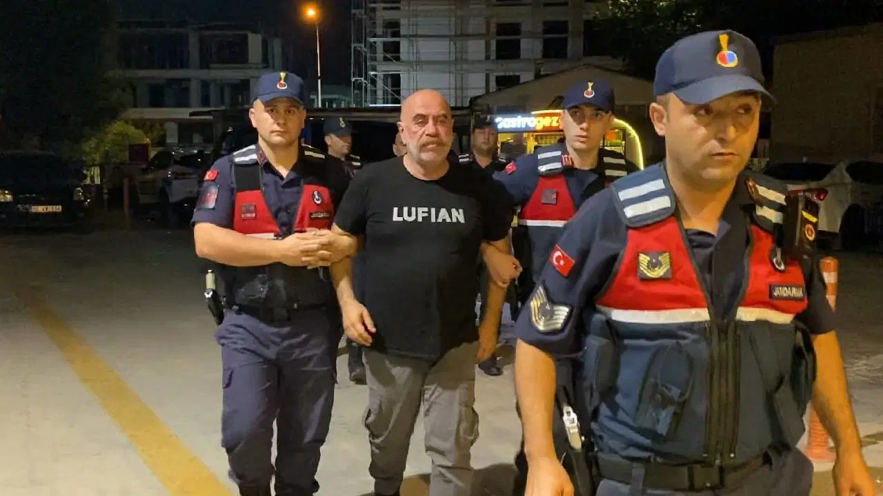 Yonetmen ezel akay ve kardesi adliyeye sevk edildi aMRAMe5E